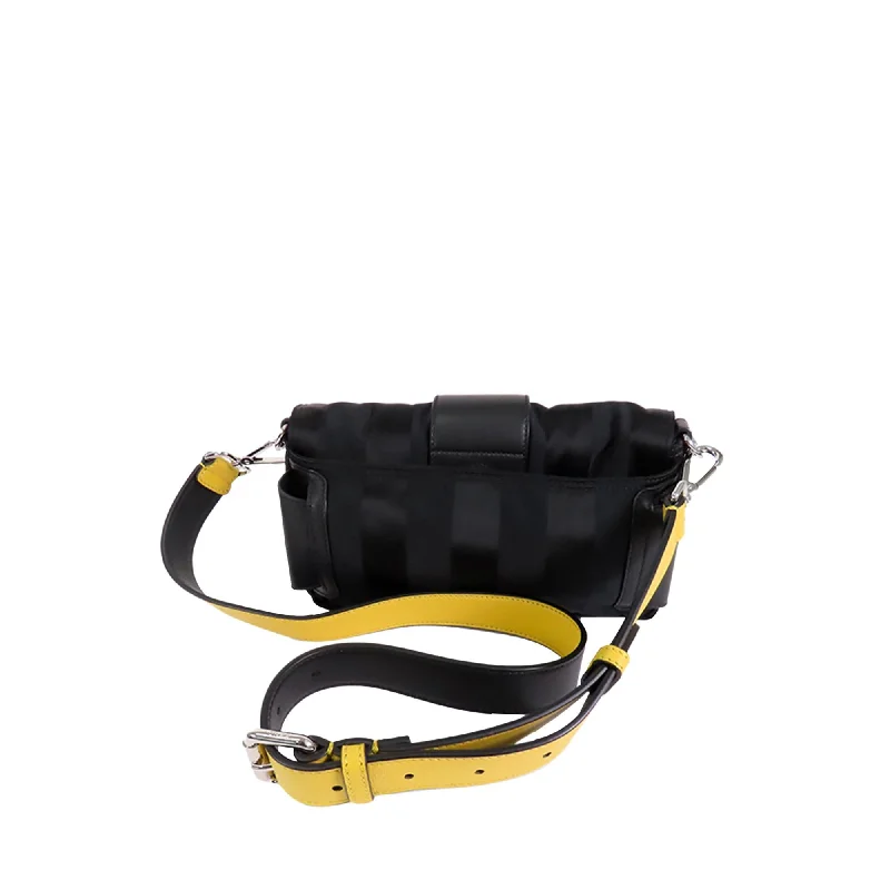 Fendi bags with a detachable camera holder for photography enthusiastsFendi Stripes Convertible Baguette (SHG-36072)