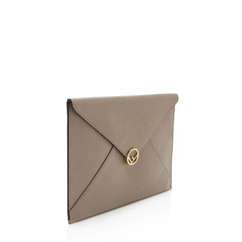 Fendi By The Way bags with a detachable pouch for separating small itemsFendi Leather 1974 Envelope Pouch (SHF-zbL5yO)