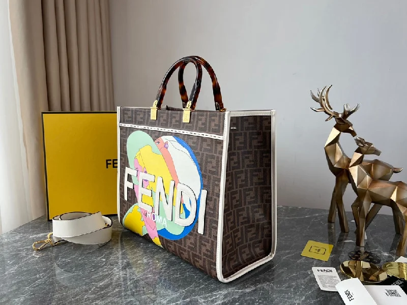 Fendi bags with a detachable makeup pouch inside for beauty - conscious usersFendi Sunshine Shopper Meduim Bag