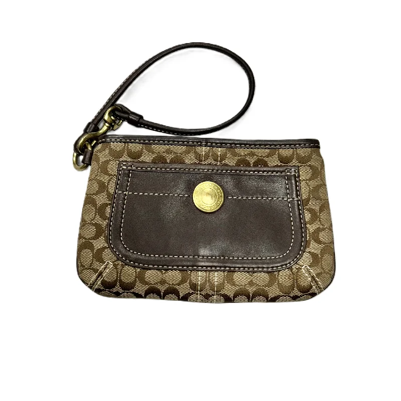 Coach Borough bags with a structured silhouette and a magnetic - snap closureWristlet Designer By Coach, Size: Medium