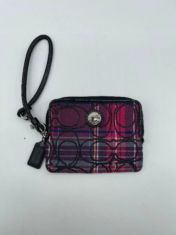 Coach bags with a zippered interior pocket for separating itemsWristlet Designer By Coach, Size: Small