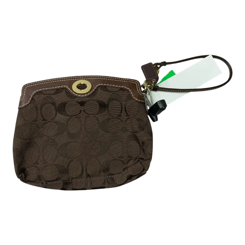 Coach crossbody bags with a keychain holder for practicalityWristlet Designer By Coach, Size: Large