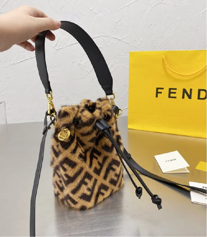 Ladies Fendi shoulder bags with a quilted leather exterior for a luxurious and cozy lookFendi woman handbag