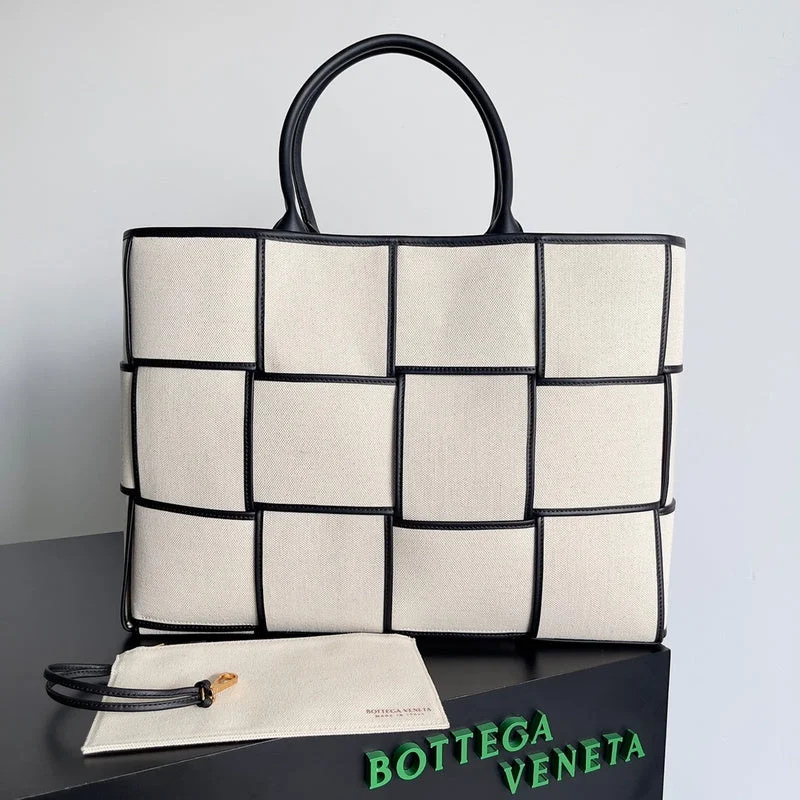 Bottega Veneta bags with contrast stitchingWhimsy Finds - Bottega Veneta Bags - 993