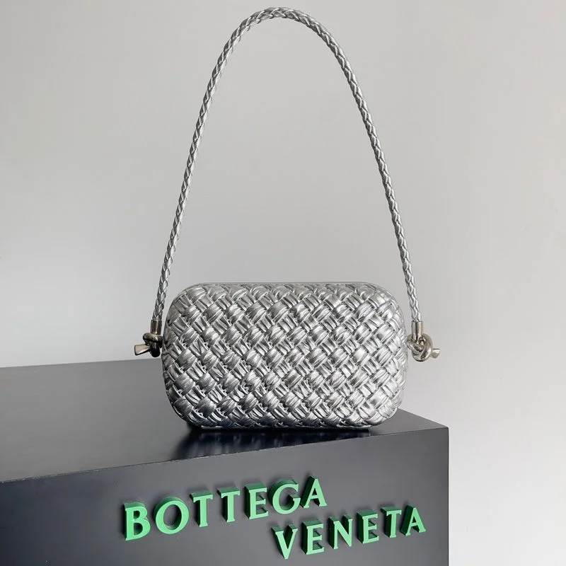 Bottega Veneta bags with magnetic snap closuresWhimsy Finds - Bottega Veneta Bags - 955