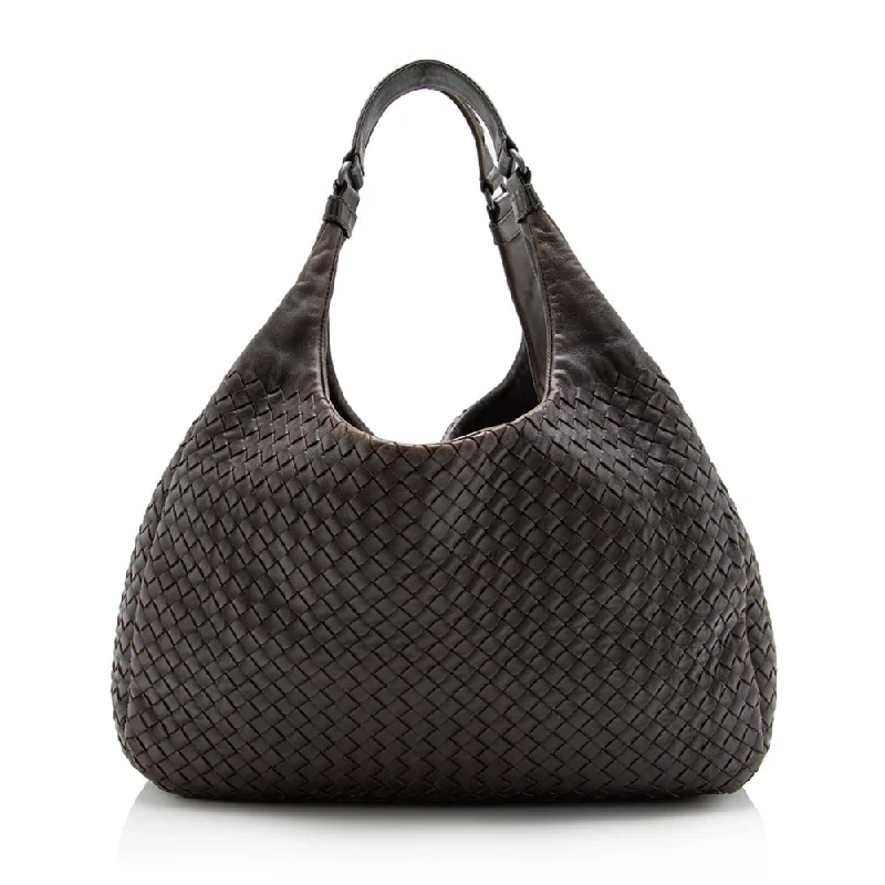 Bottega Veneta bags with contrast stitchingBottega Veneta Intrecciato Nappa Campana Medium Shoulder Bag (SHF-16047)