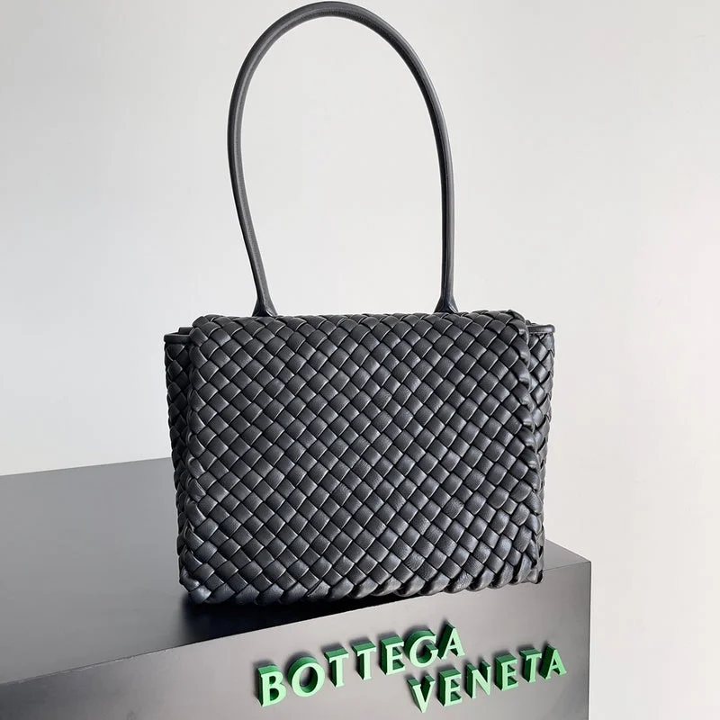 Bottega Veneta bags with adjustable shoulder strapsWhimsy Finds - Bottega Veneta Bags - 986