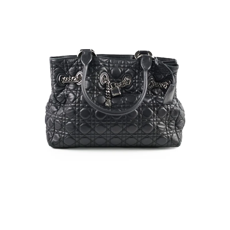 Stylish Christian Dior shoulder bags with a tassel - adorned zipperChristian Dior Cannage Chri Chri Tote Black