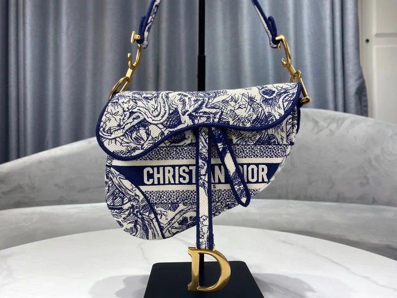 Fashion - forward Christian Dior tote bags for the modern womanChristian Dior  Bags - 3950