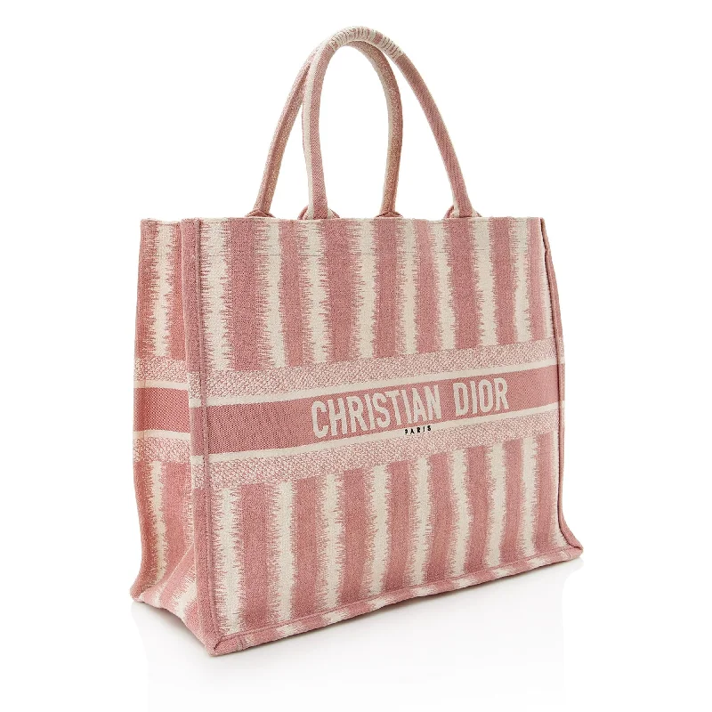 Christian Dior handbags with a removable shoulder strap for versatilityDior Embroidered Striped Book Tote (SHF-22484)