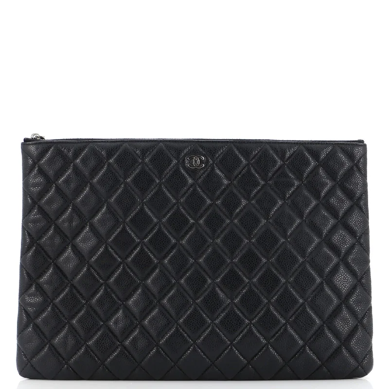 O Case Clutch Quilted Caviar Large